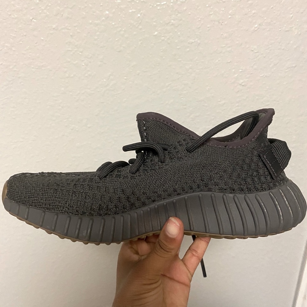 YEEZY 350 BOOST Authentic